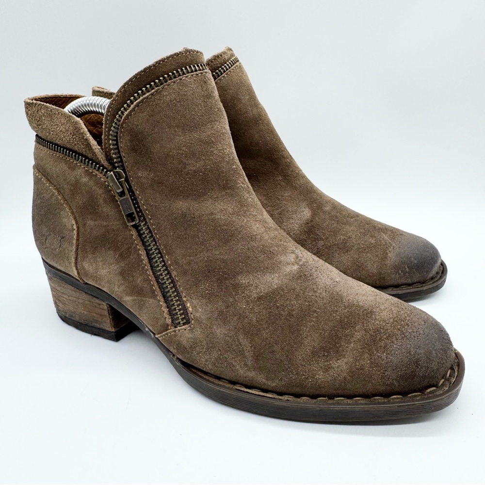 Born Montoro II Zip Detail Stacked Heel Suede Bootie Brown Distressed Size‎ 8